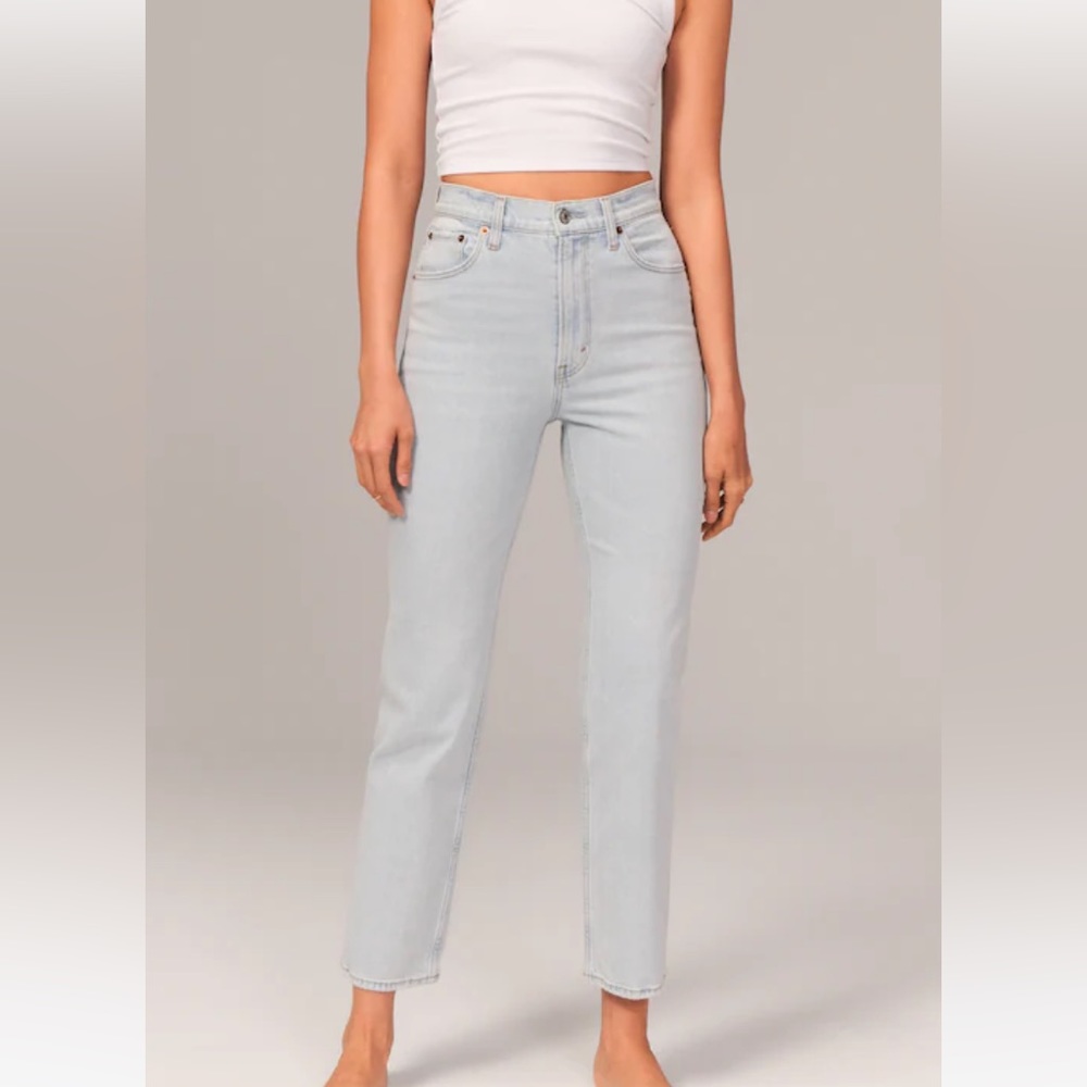 COPY - Abercrombie & Fitch Ultra High Rise Straight Jeans NEW with tags!